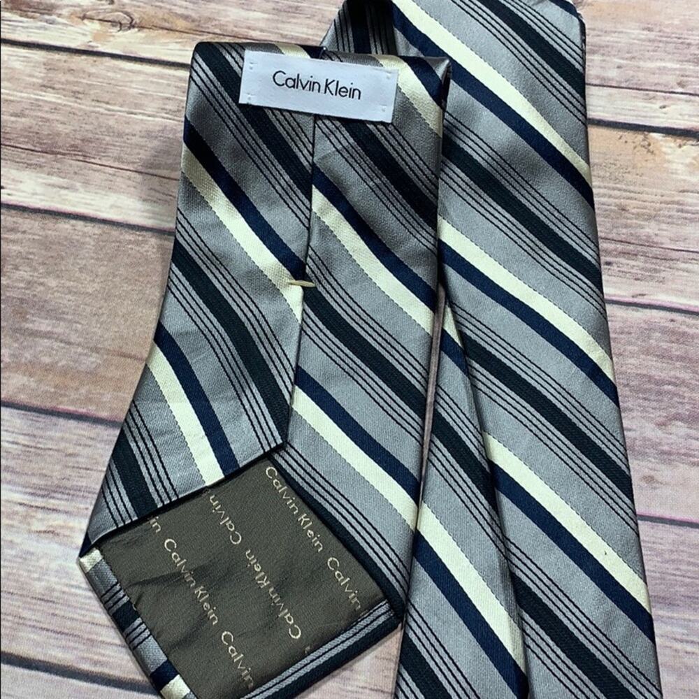 Calvin Klein silk tie - Picture 4 of 4